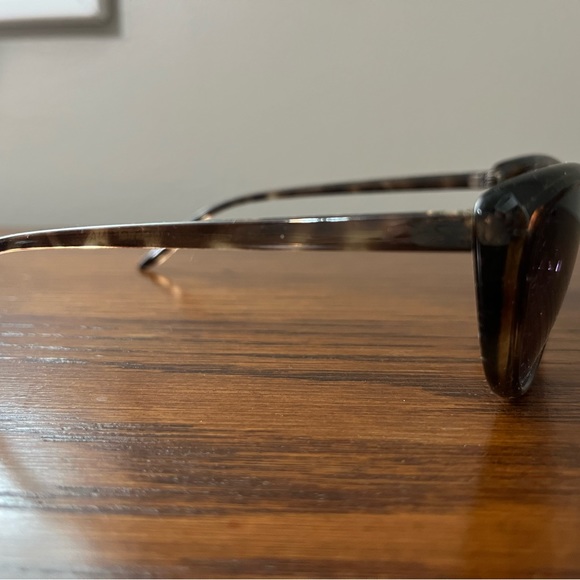 Sunglasses (women’s) - Picture 3 of 13